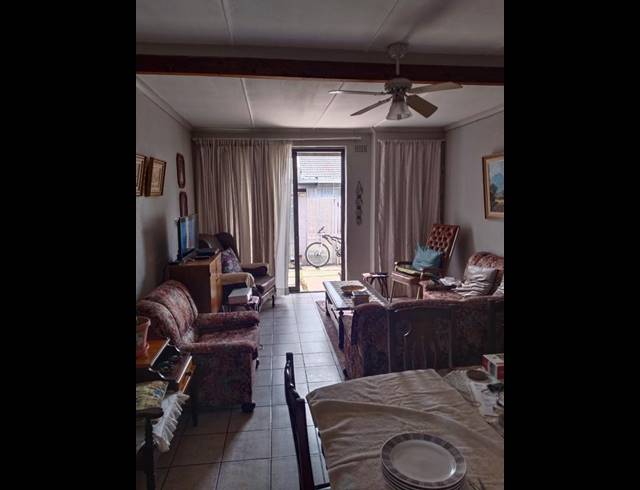 2 BEDROOM TOWNHOUSE FOR SALE IN MEYERTON CENTRAL